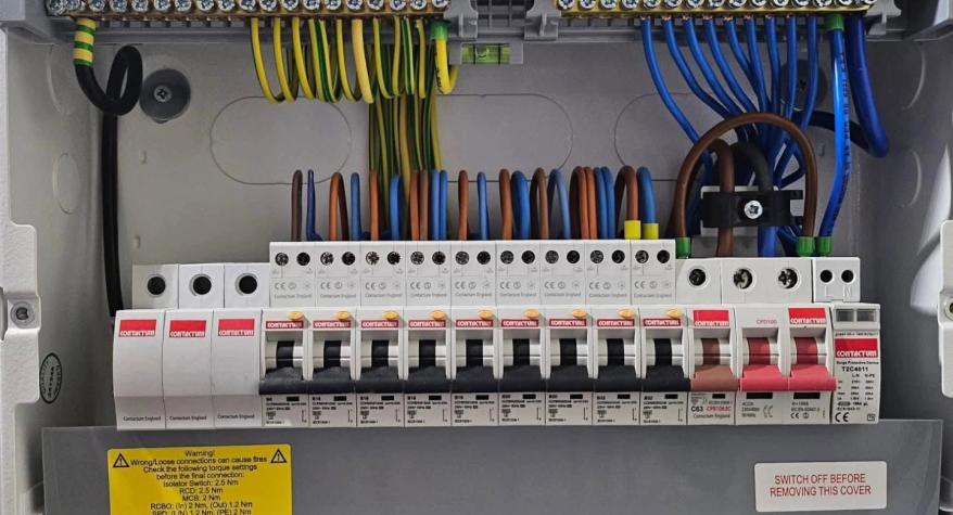 Signs you need a new fuseboard at your Coley Park home.